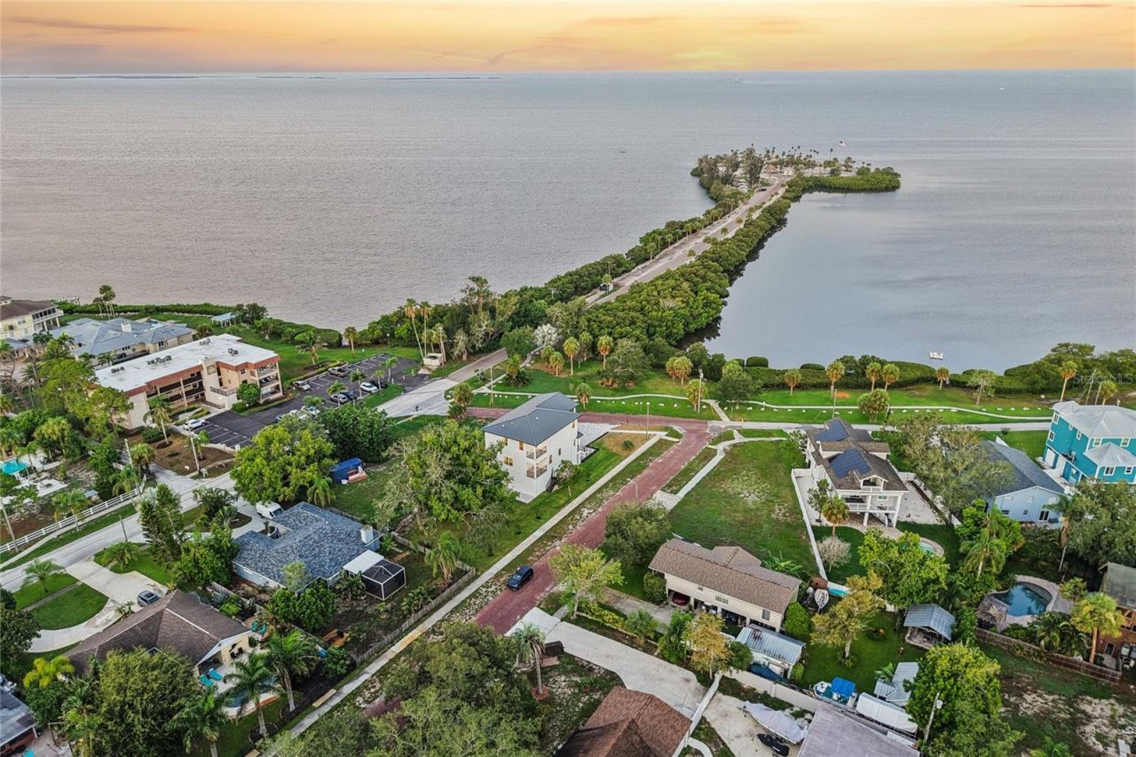 96 Shore Drive, Tarpon Springs, FL 34689 Photo