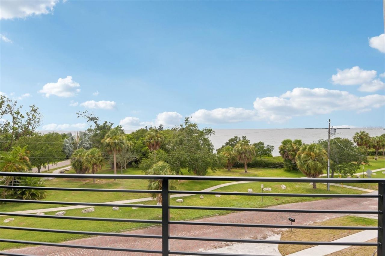 96 Shore Drive, Tarpon Springs, FL 34689 Photo
