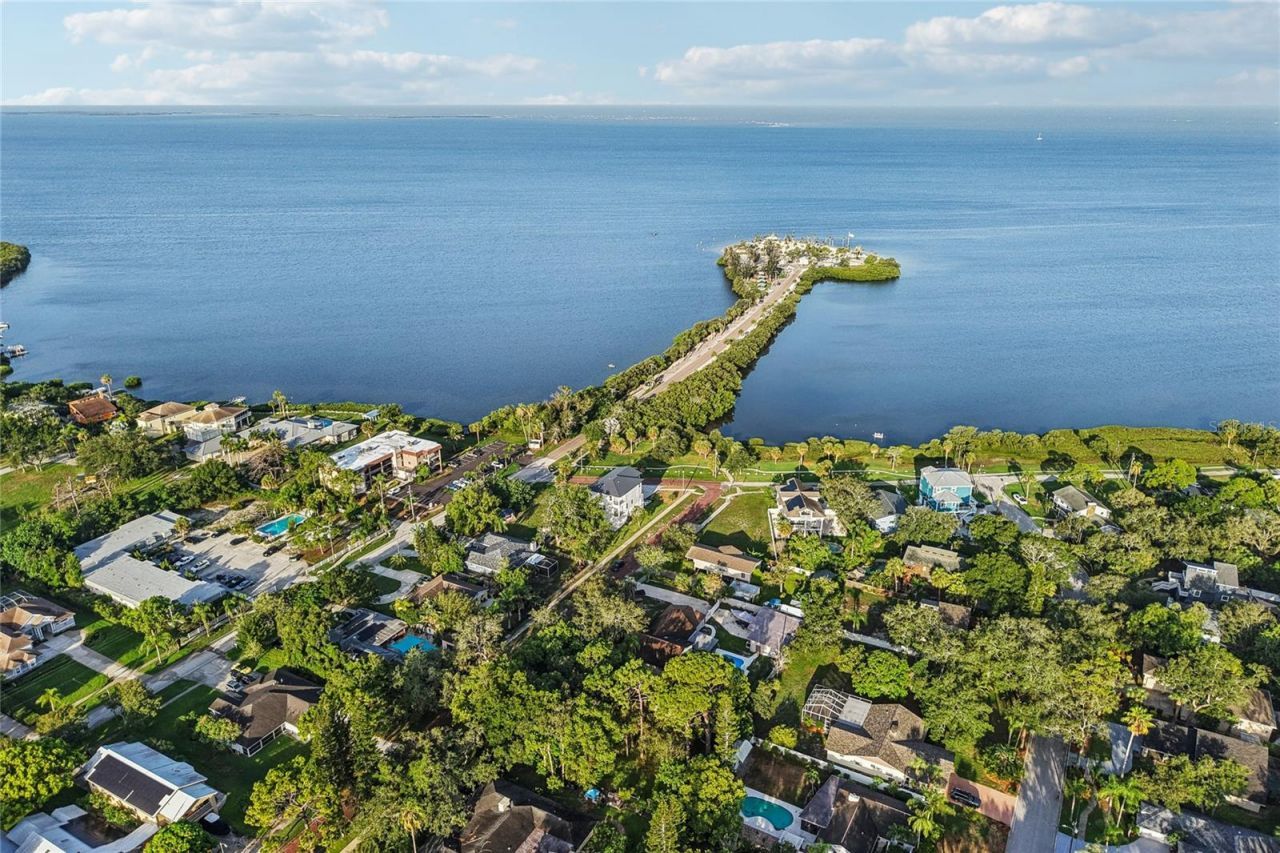 96 Shore Drive, Tarpon Springs, FL 34689 Photo