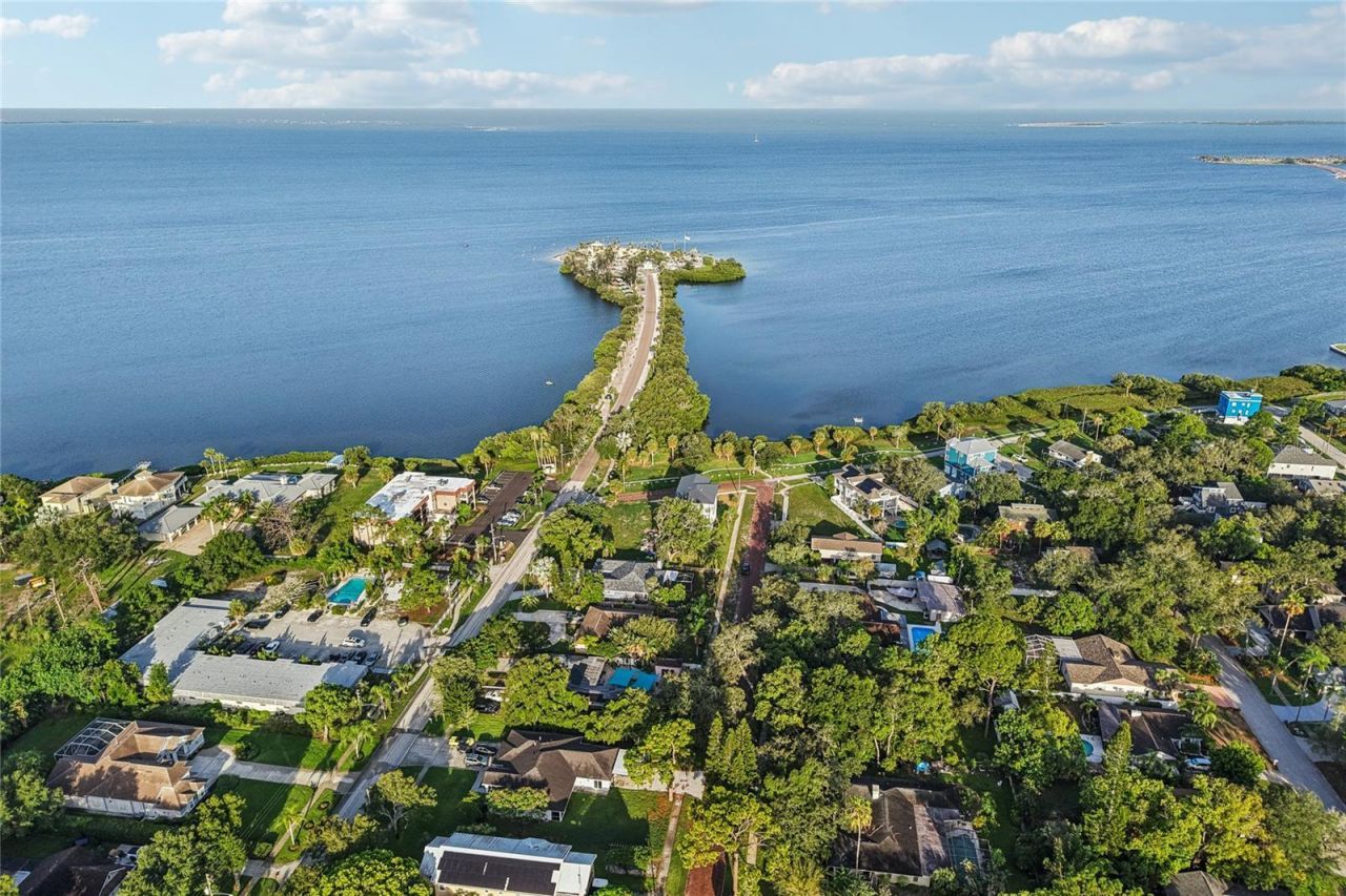96 Shore Drive, Tarpon Springs, FL 34689 Photo