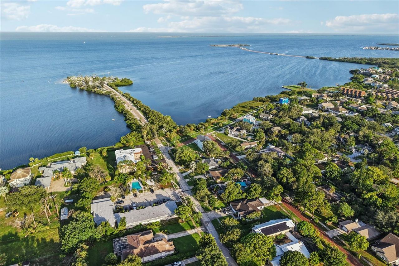 96 Shore Drive, Tarpon Springs, FL 34689 Photo