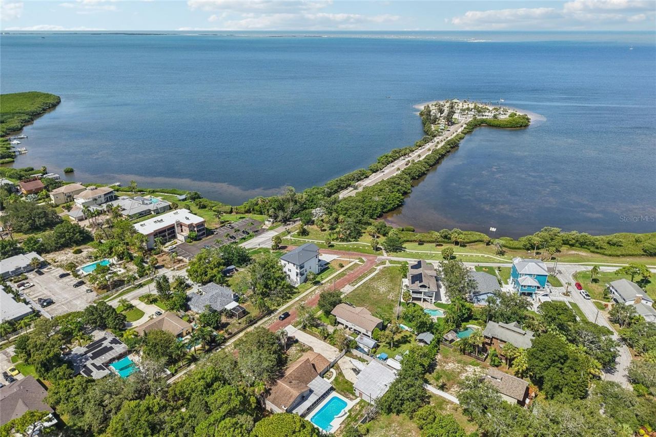 96 Shore Drive, Tarpon Springs, FL 34689 Photo