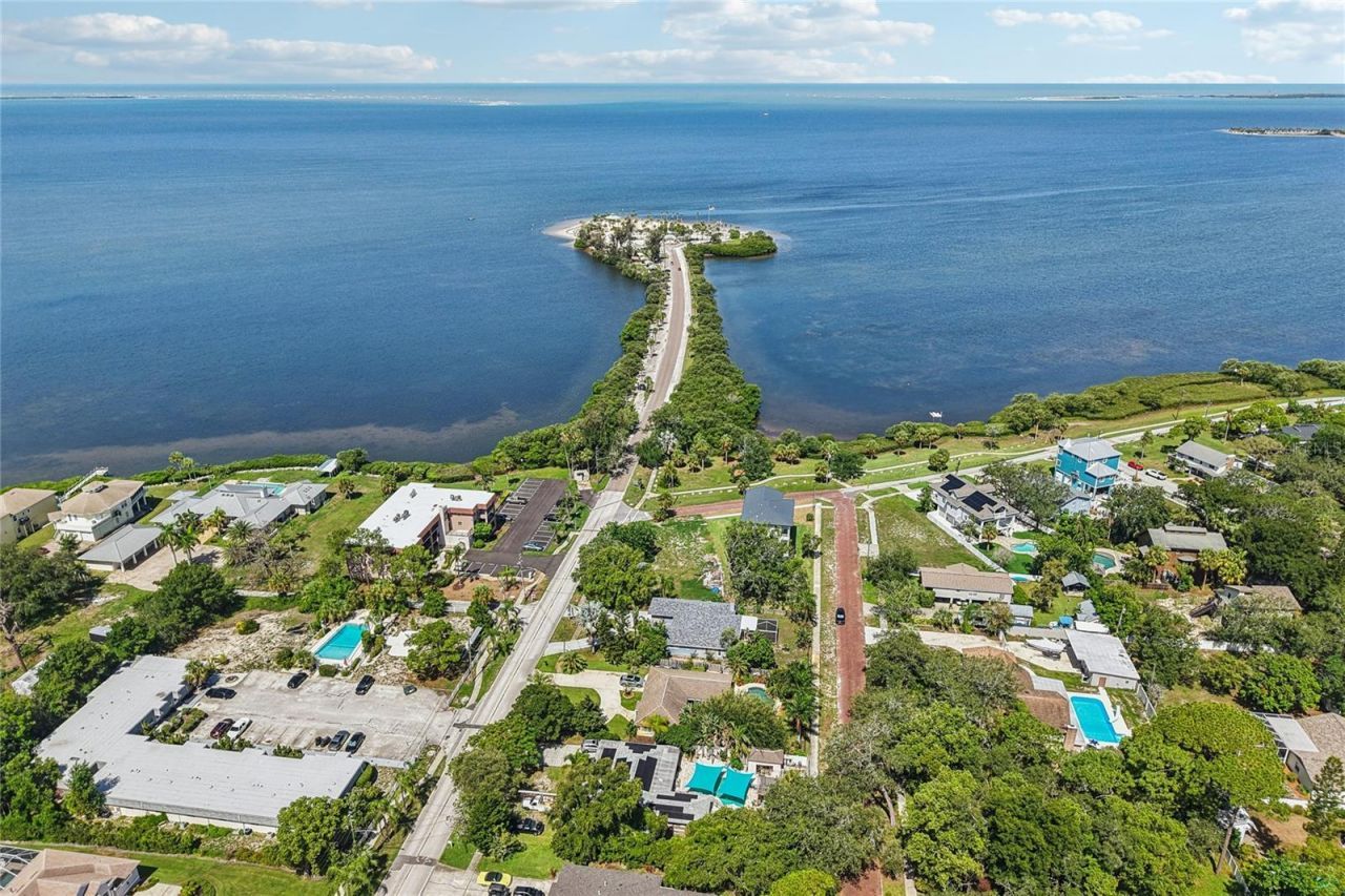 96 Shore Drive, Tarpon Springs, FL 34689 Photo