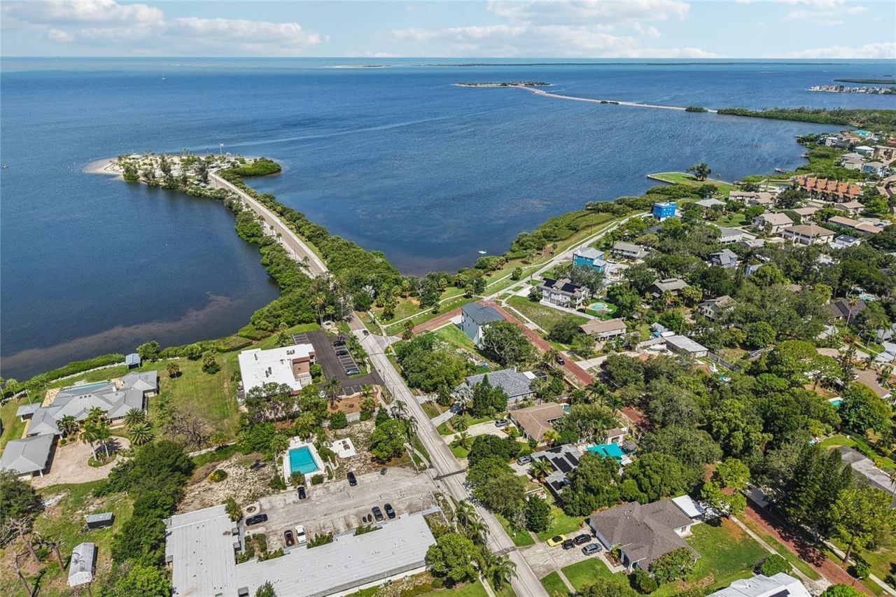 96 Shore Drive, Tarpon Springs, FL 34689 Photo