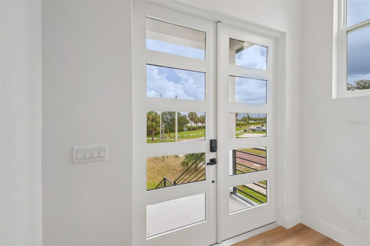96 Shore Drive, Tarpon Springs, FL 34689 Photo