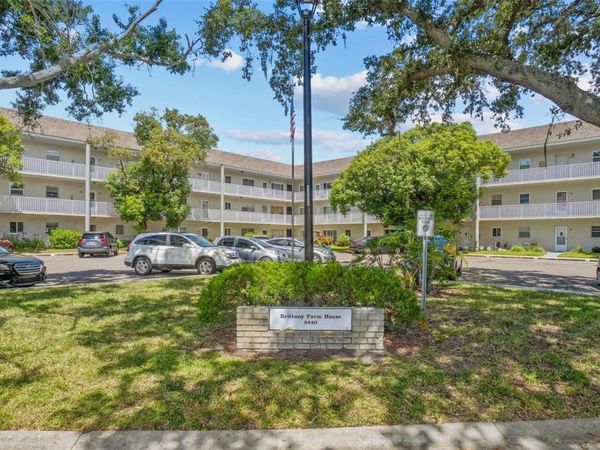 2440 WORLD PARKWAY BOULEVARD , Unit 52, CLEARWATER, FL 33763