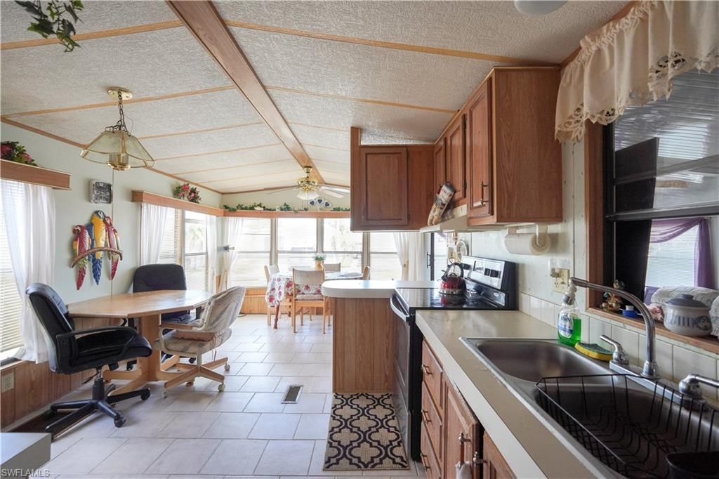 183 Caravan Cir, North Fort Myers, FL 33903 Photo
