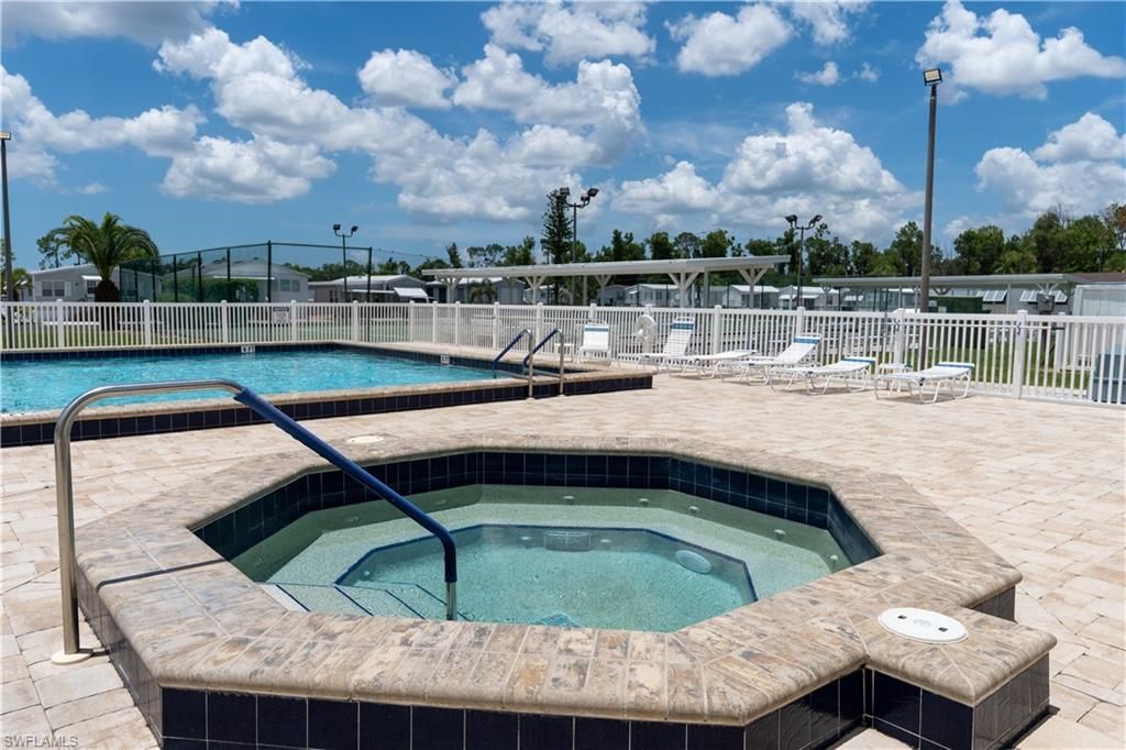 183 Caravan Cir, North Fort Myers, FL 33903 Photo