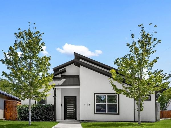 1108 Claude Street , Dallas, TX 75203