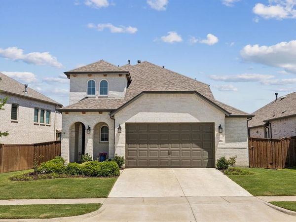 1825 Pelham Drive, Aubrey, TX 76227
