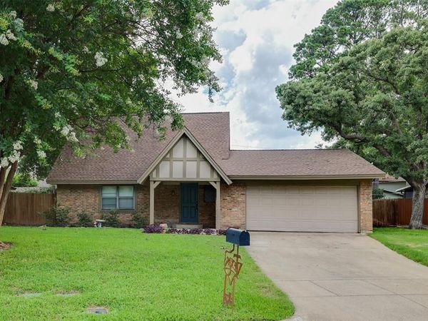3906 San Luis Court, Arlington, TX 76016