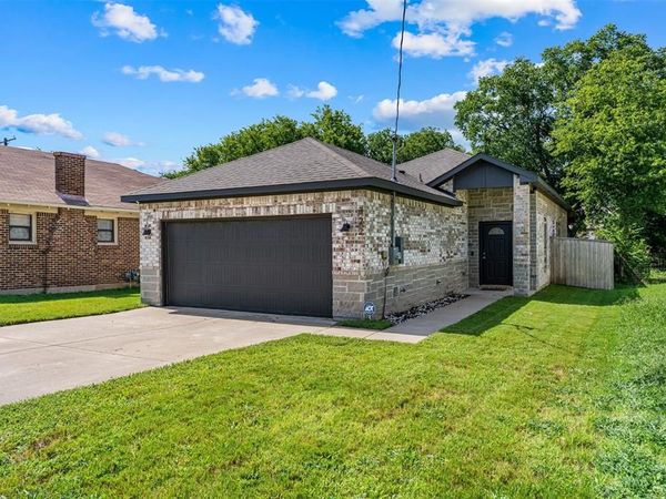 322 E Walnut Street , Hillsboro, TX 76645