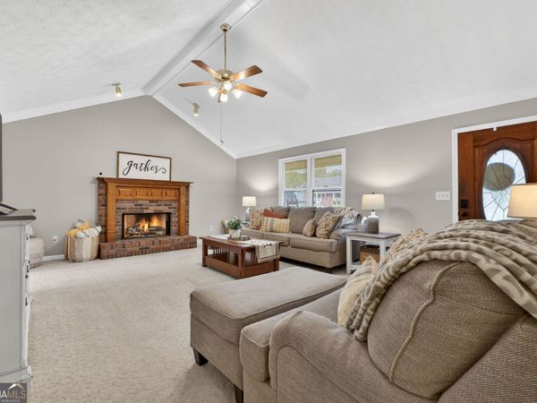 136 Thicket Trail, Mcdonough, GA 30252