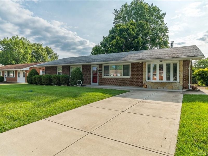 305 Lang Court, Union, OH 45322 Photo 2