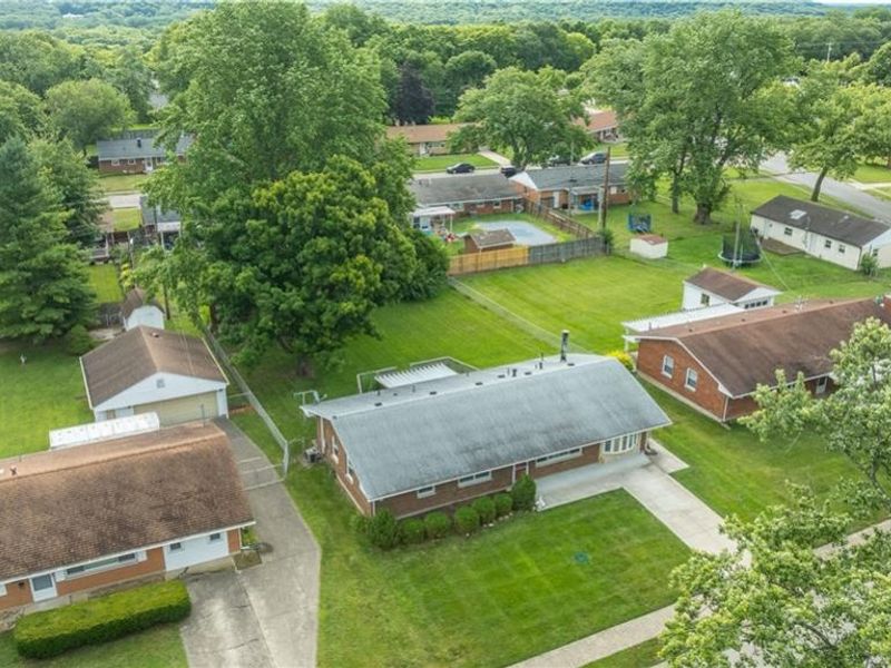 305 Lang Court, Union, OH 45322 Photo 5