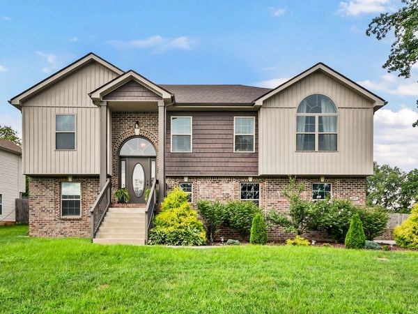 317 Wingfield Dr , Clarksville, TN 37043