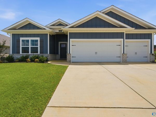 296 Wraywood Road, Huntsville, AL 35810