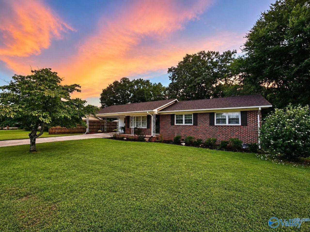 1216 Conger Road, Anniston, AL 36207 Main Photo