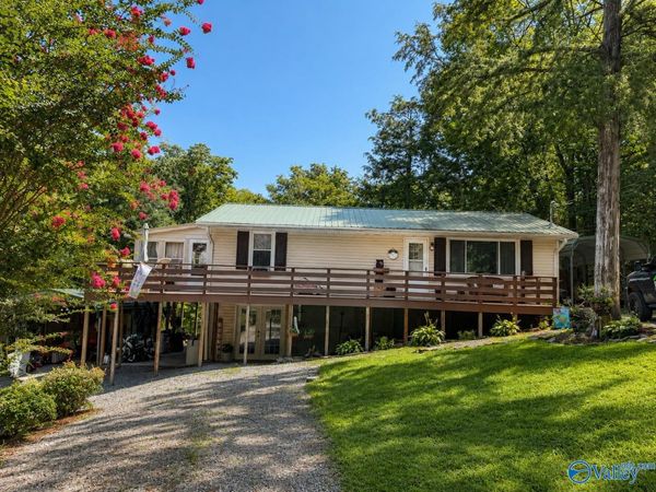 181 Hilltop Drive, Guntersville, AL 35976