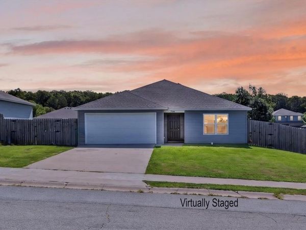 276 Worley Street , Huntsville, AR 72740