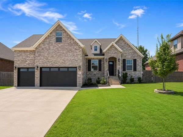 1105 SW Alleghany Avenue, Bentonville, AR 72713