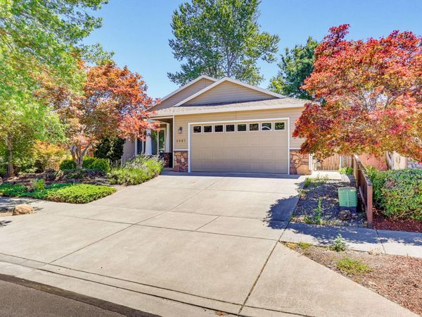 1007 Highbury Drive, Medford, OR 97501