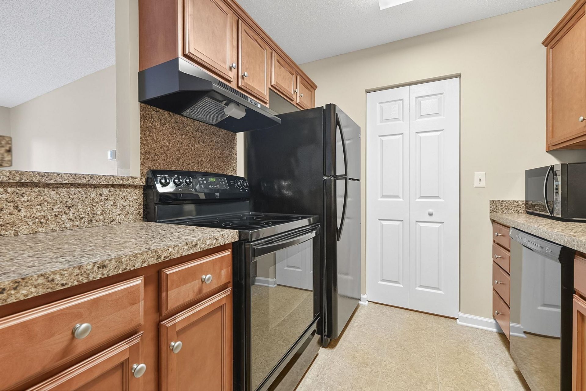 3795 Hitchcock Way Photo 11