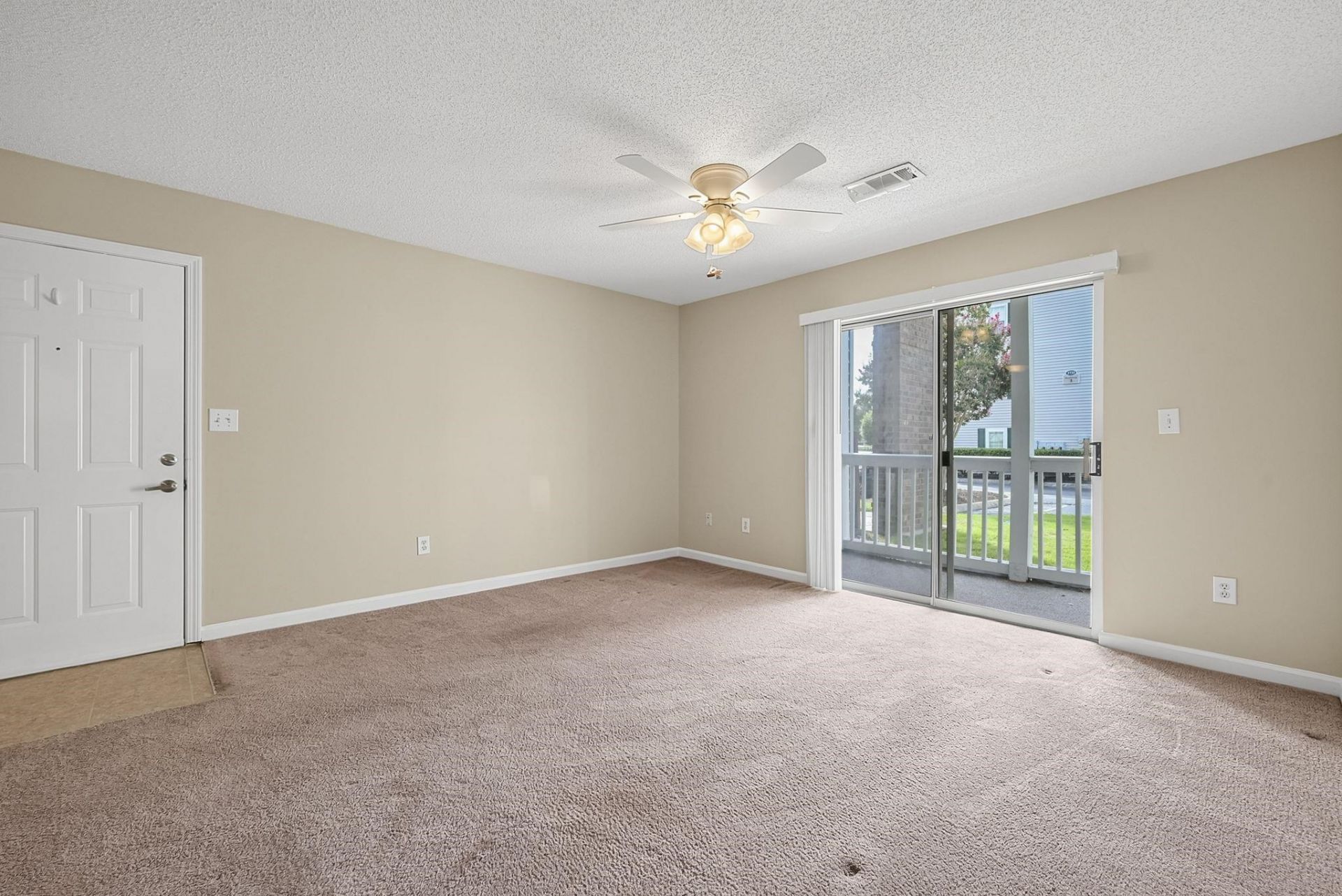 3795 Hitchcock Way Photo 17