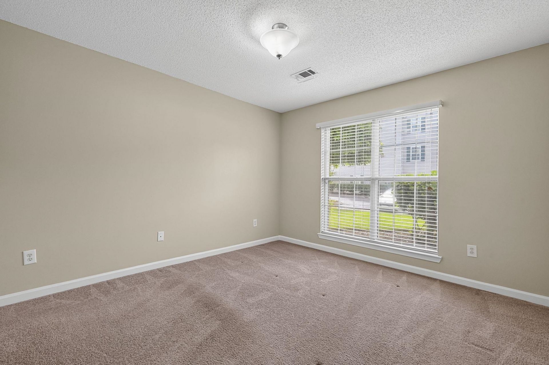 3795 Hitchcock Way Photo 20