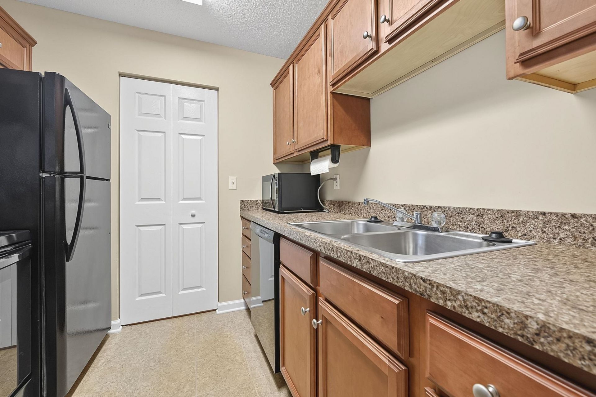3795 Hitchcock Way Photo 8