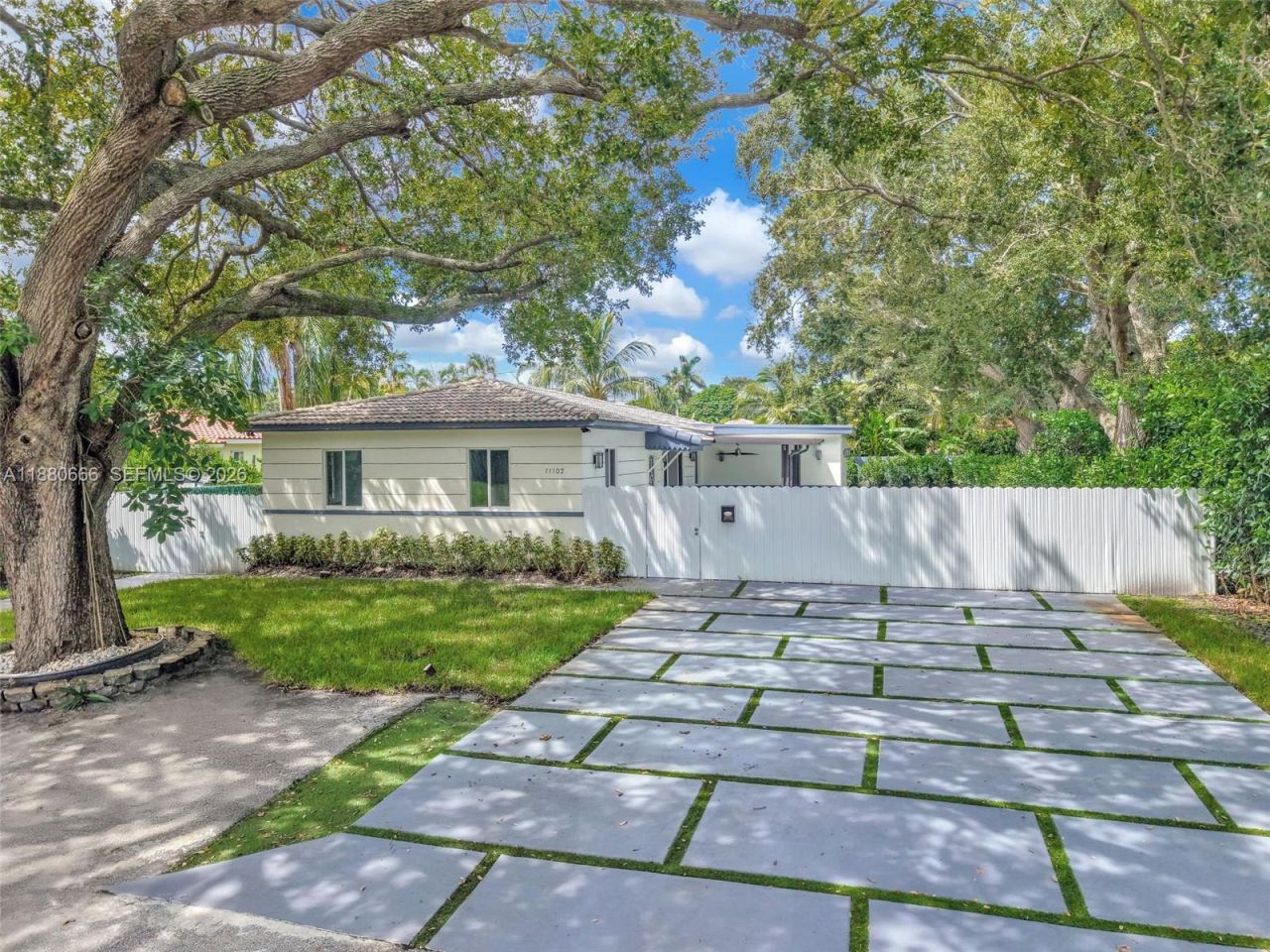 11102 NE 9th Ct, Biscayne Park, FL 33161 Photo