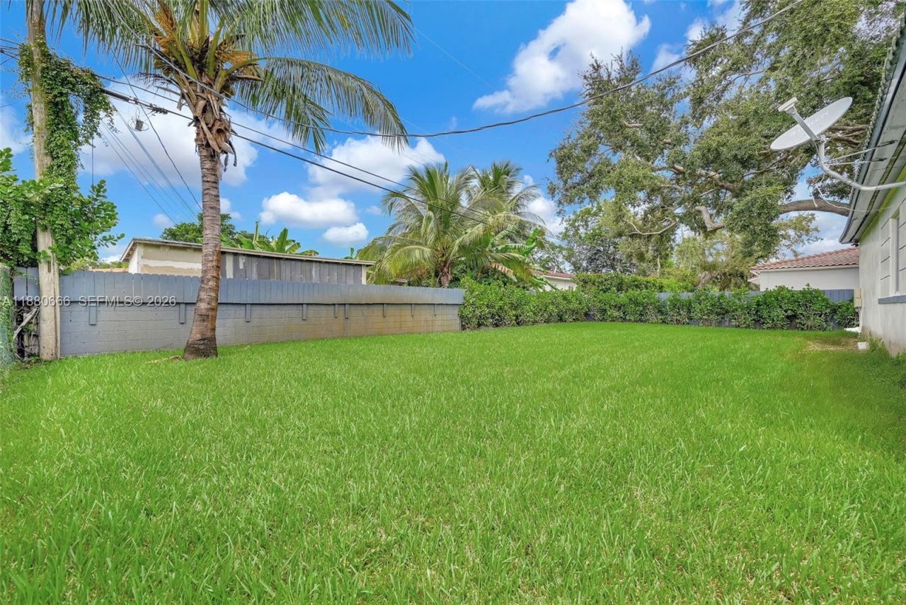 11102 NE 9th Ct, Biscayne Park, FL 33161 Photo