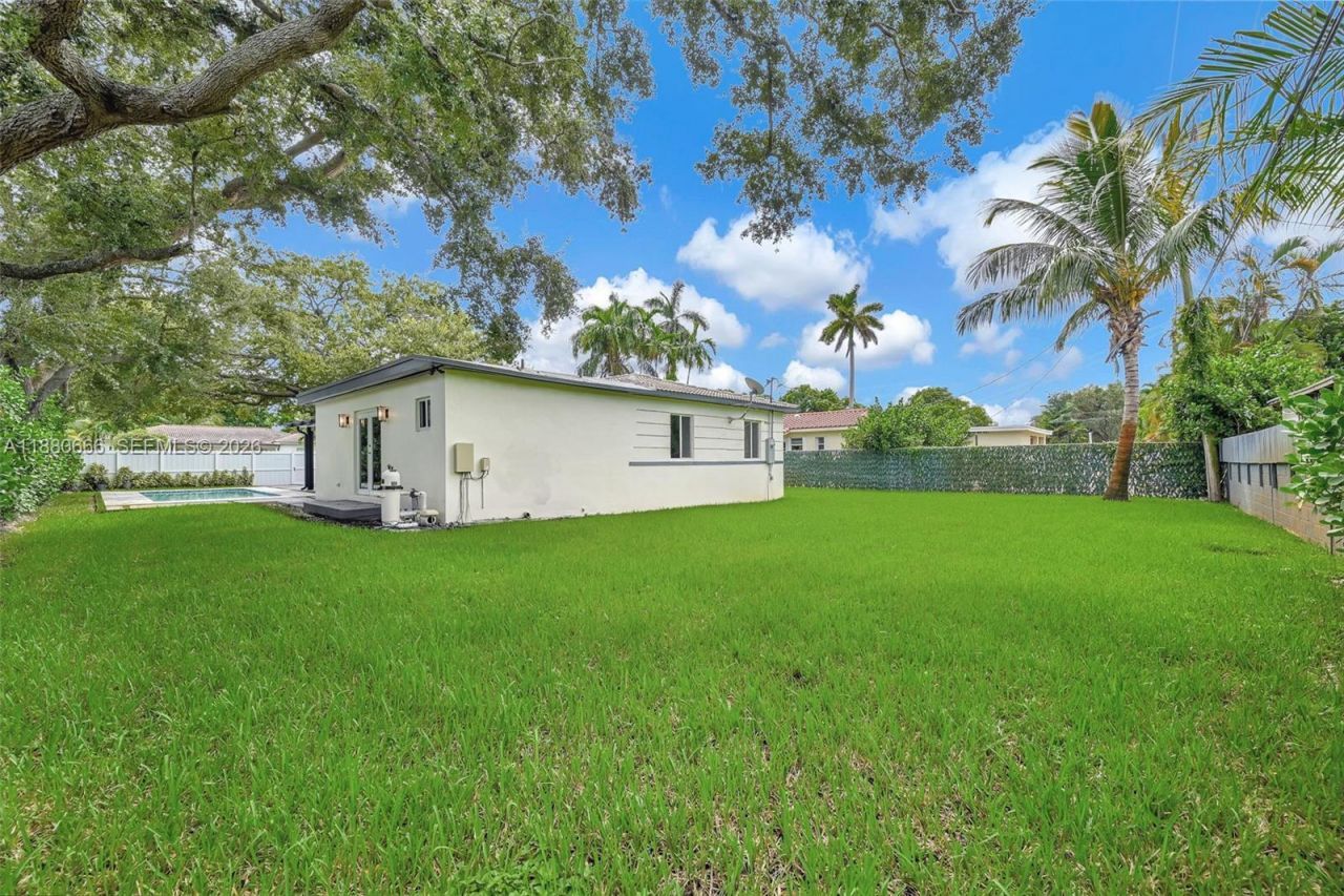 11102 NE 9th Ct, Biscayne Park, FL 33161 Photo