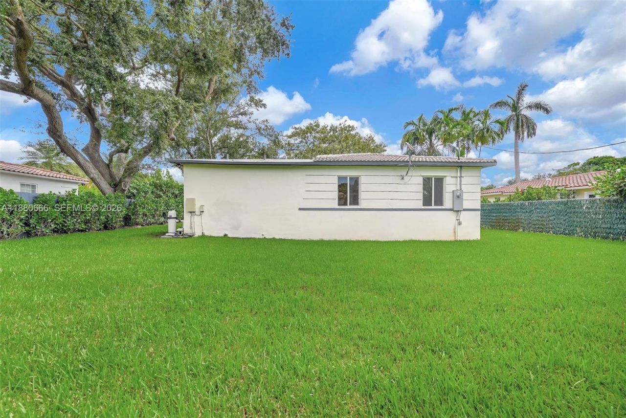 11102 NE 9th Ct, Biscayne Park, FL 33161 Photo