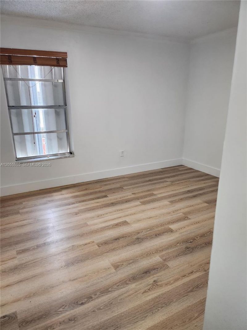 1725 W 60th St, Unit F202, Hialeah, FL 33012 Photo