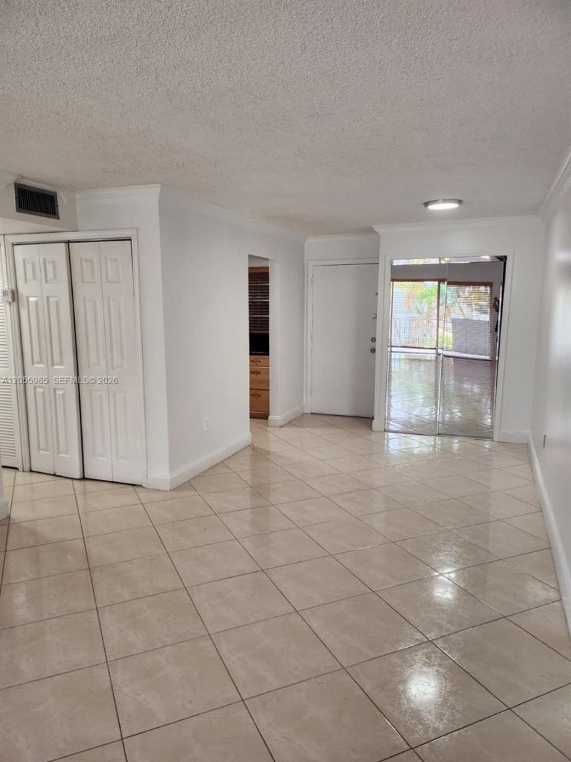 1725 W 60th St, Unit F202, Hialeah, FL 33012 Photo