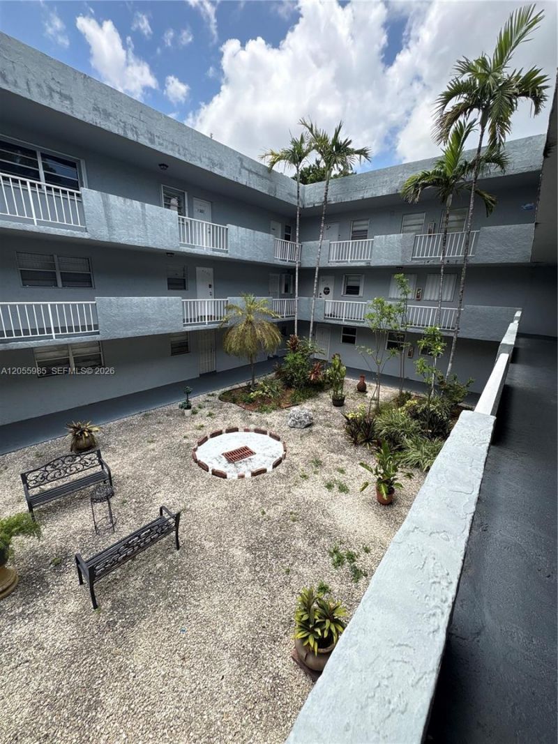 1725 W 60th St, Unit F202, Hialeah, FL 33012 Photo
