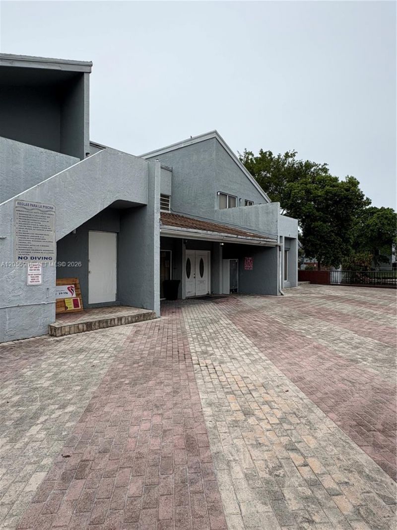 1725 W 60th St, Unit F202, Hialeah, FL 33012 Photo