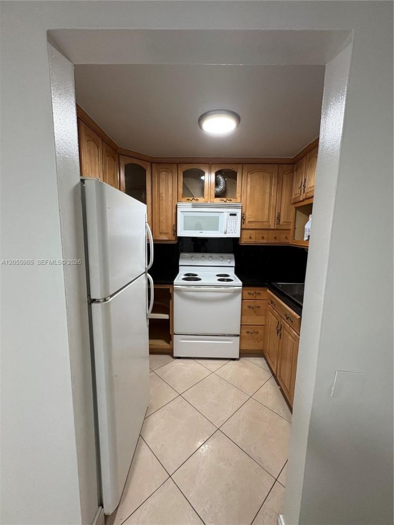 1725 W 60th St, Unit F202, Hialeah, FL 33012 Photo