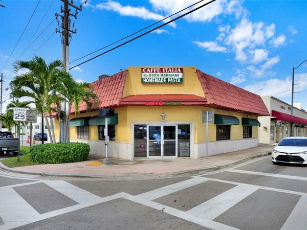 3800 SW 8th St, Coral Gables, FL 33134