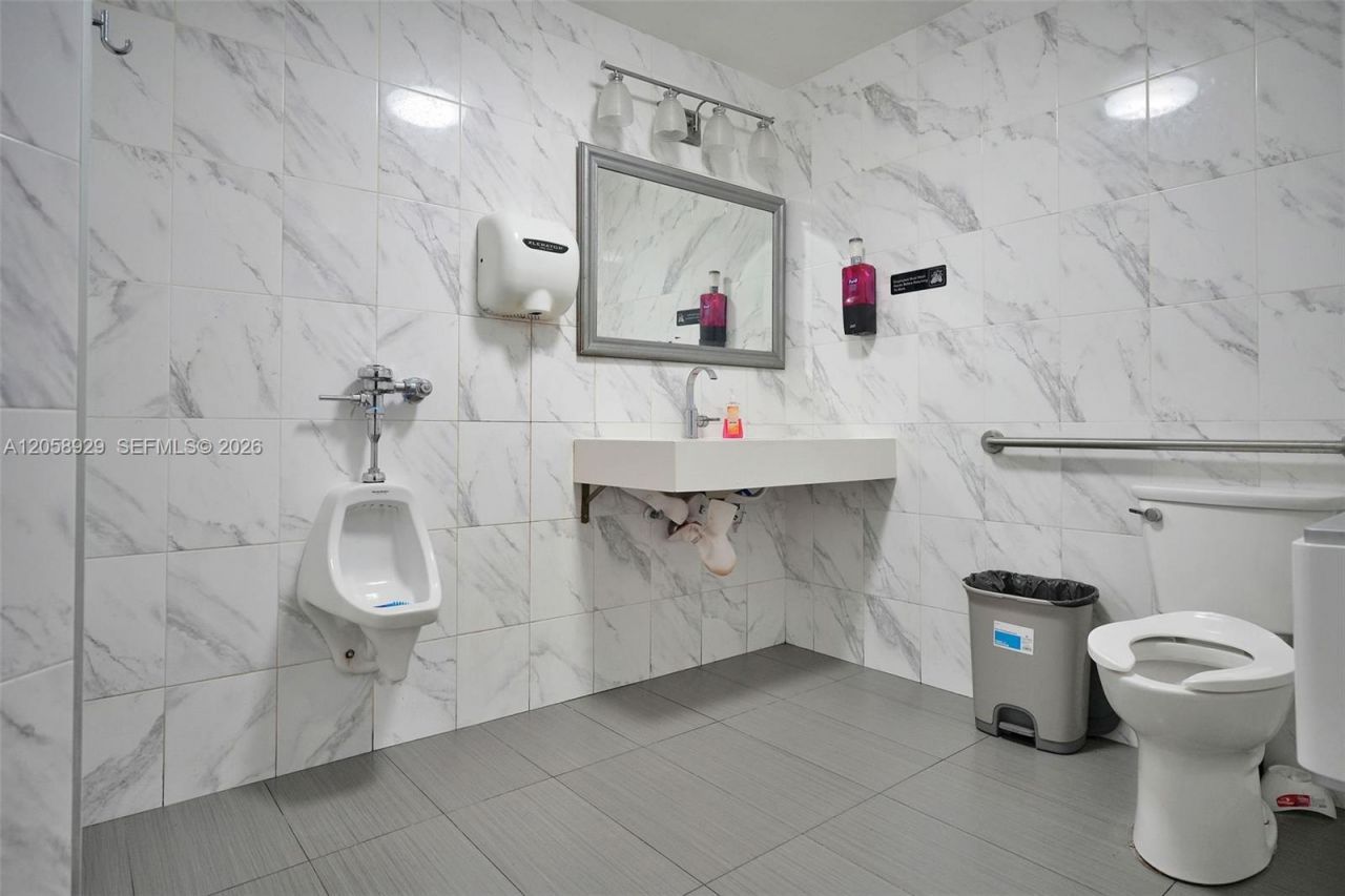 3800 SW 8th St, Coral Gables, FL 33134 Photo