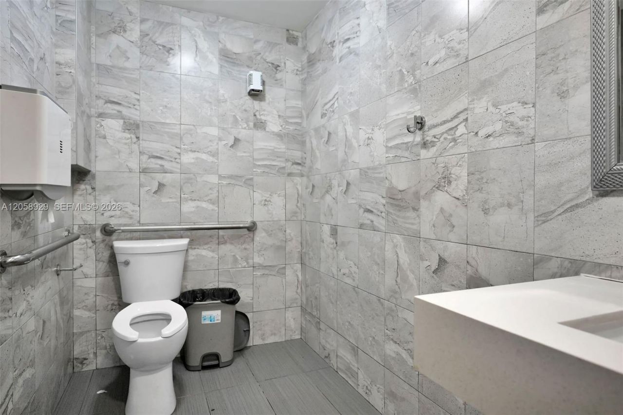 3800 SW 8th St, Coral Gables, FL 33134 Photo