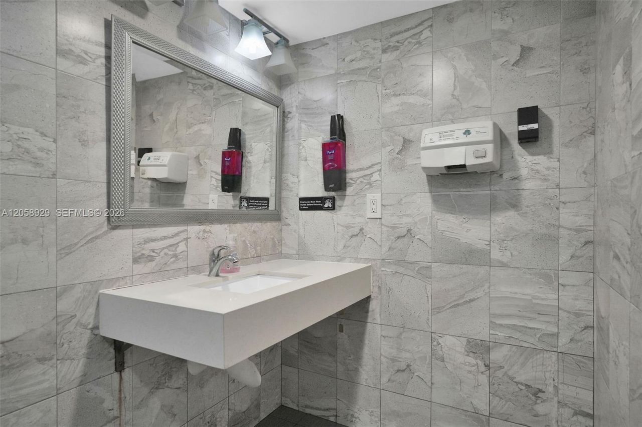 3800 SW 8th St, Coral Gables, FL 33134 Photo