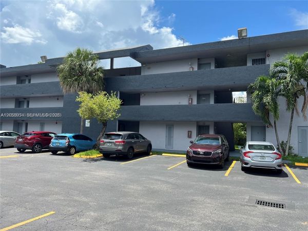 8841 W Flagler St, Unit 202, Miami, FL 33174