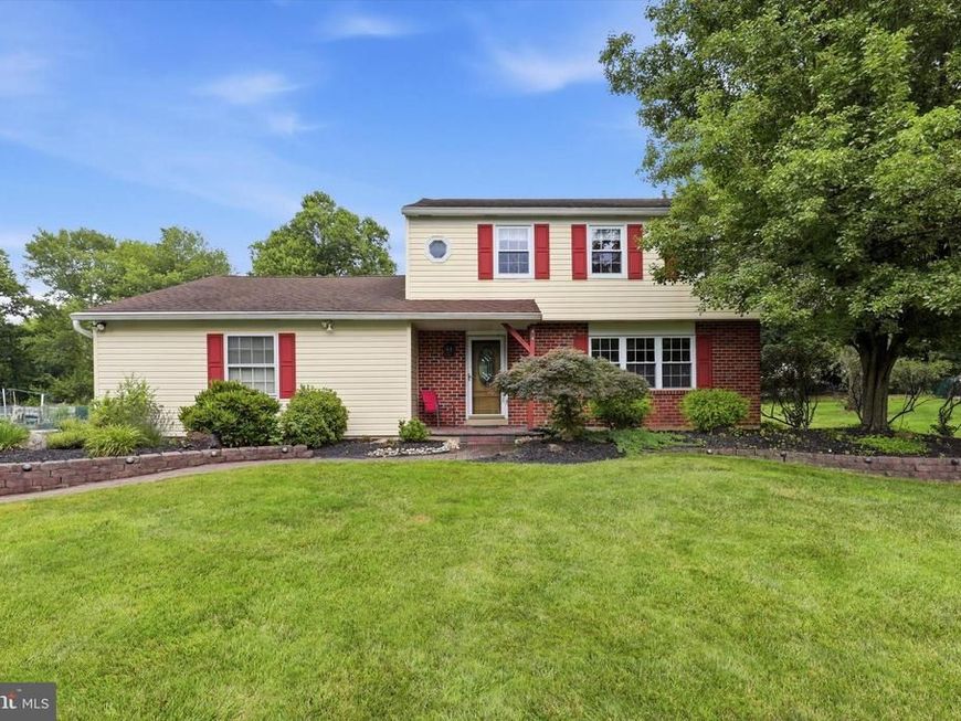 68 Iroquois Avenue, Doylestown, PA 18901 Main Photo