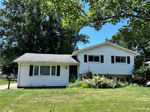 704 Robin Drive , Eastlake, OH 44095
