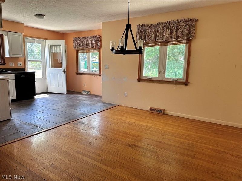 704 Robin Drive, Eastlake, OH 44095 Photo 7