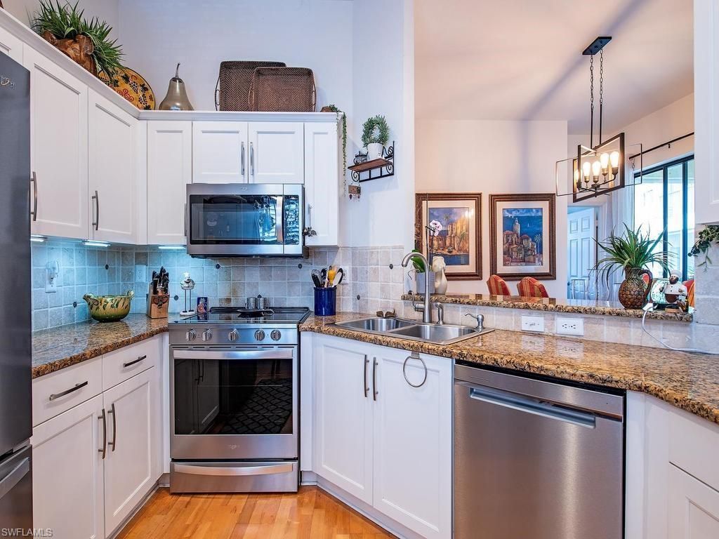 160 Vintage Cir, Unit 202, Naples, FL 34119 Photo