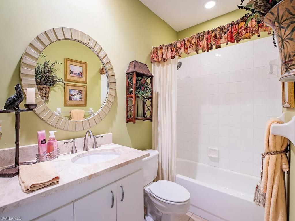 160 Vintage Cir, Unit 202, Naples, FL 34119 Photo