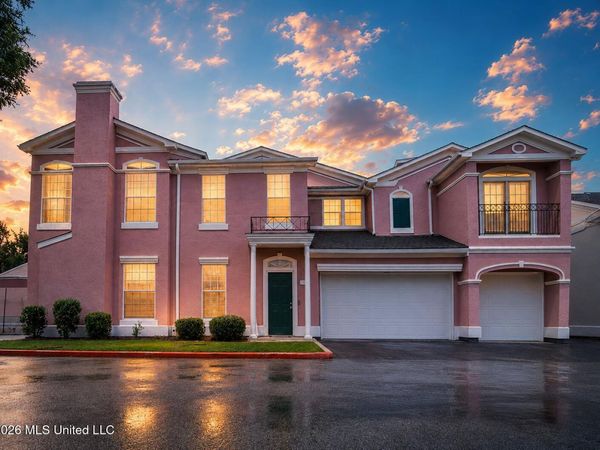 2252 Beach Drive, Gulfport, MS 39507